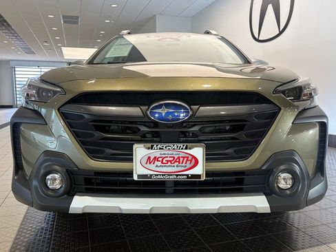 Used 2023 Subaru Outback Touring AWD/4WD image 2