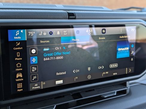 Used 2025 Jeep Wrangler Sahara image 28