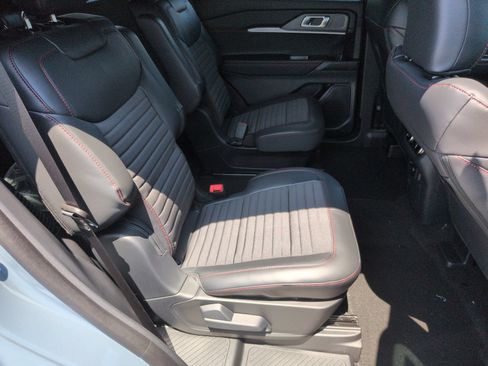Used 2026 Ford Explorer ST-Line w/ ST-Line Street Pack RWD image 34