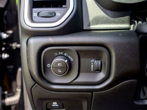 New 2026 RAM 1500 Express AWD/4WD image 19