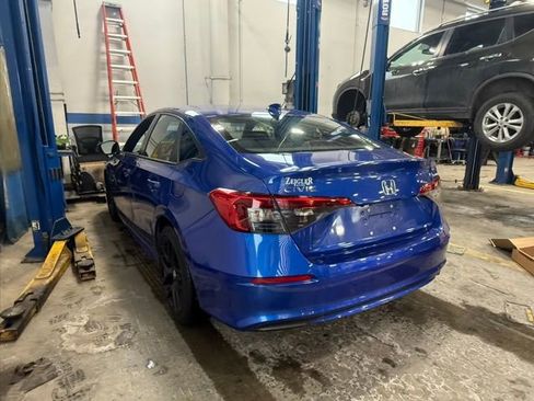 Used 2024 Honda Civic Sport image 4