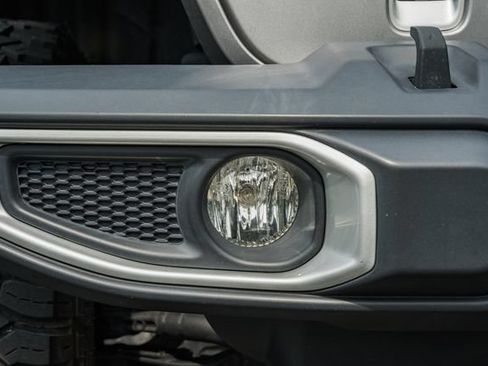 Used 2020 Jeep Wrangler Unlimited Sahara AWD/4WD image 18