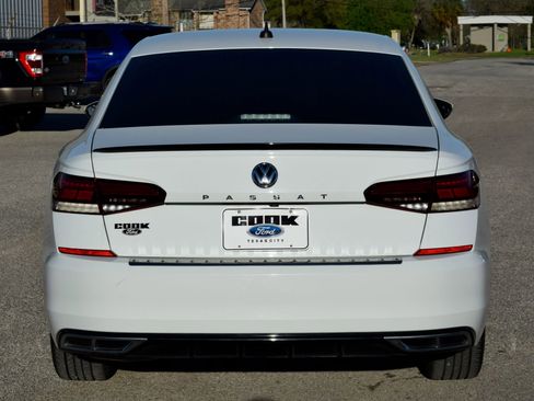 Used 2020 Volkswagen Passat 2.0T R-Line image 5