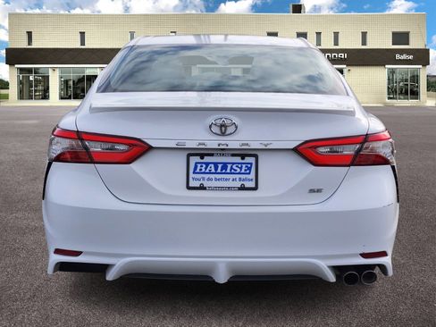 Used 2018 Toyota Camry SE image 4