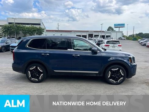 Used 2025 Kia Telluride S FWD image 4