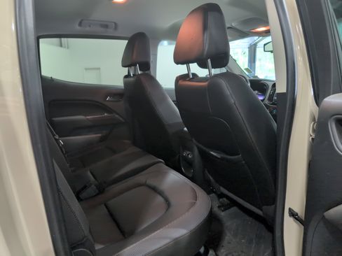 Used 2022 GMC Canyon AT4 w/ Trailering Package AWD/4WD image 12