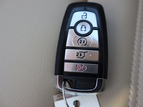 Used 2024 Ford Edge SEL w/ Convenience Package AWD/4WD image 30