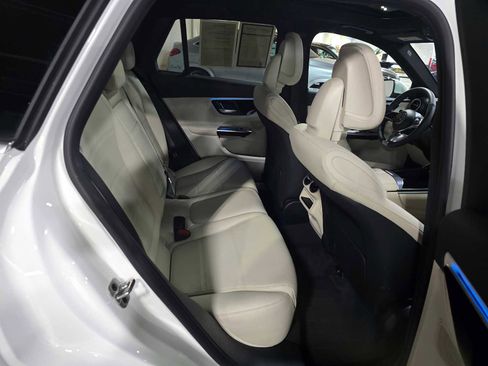 Used 2026 Mercedes-Benz GLC 300 4MATIC image 12