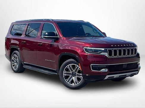 Used 2024 Jeep Wagoneer L Series II w/ Flexible Seating Group AWD/4WD image 13