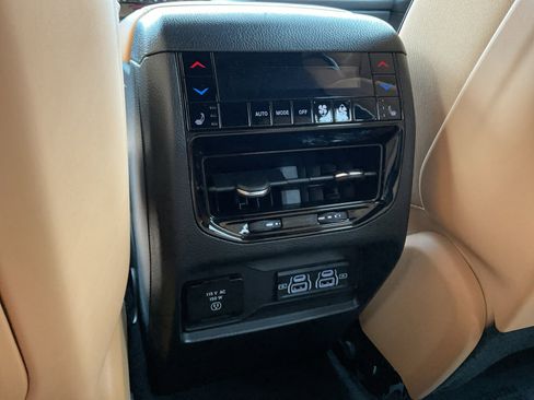 Used 2024 Jeep Grand Cherokee Summit w/ Advanced Protech Group IV image 29