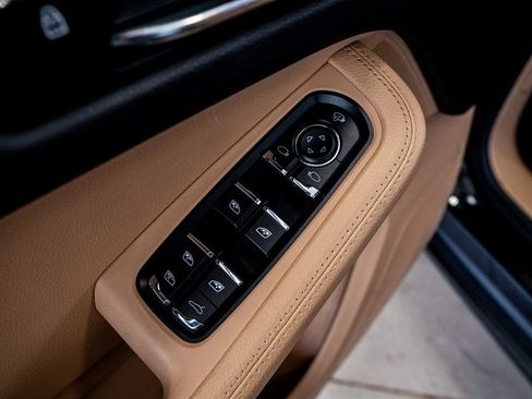 Used 2023 Porsche Macan image 29