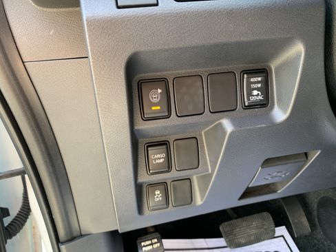 Used 2023 Nissan Frontier SV w/ SV Convenience Package RWD image 14