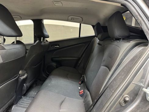 Used 2021 Toyota Prius LE image 15
