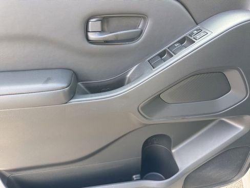 Used 2023 Nissan Frontier S w/ Tow Package image 15