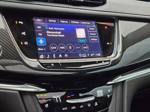 New 2025 Cadillac XT6 Sport w/ Technology Package image 18