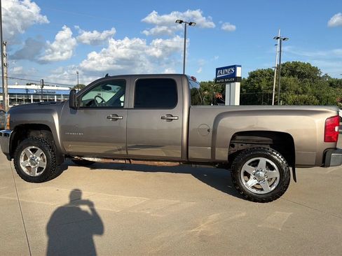Used 2013 Chevrolet Silverado 2500 LTZ w/ LTZ Plus Package AWD/4WD image 12