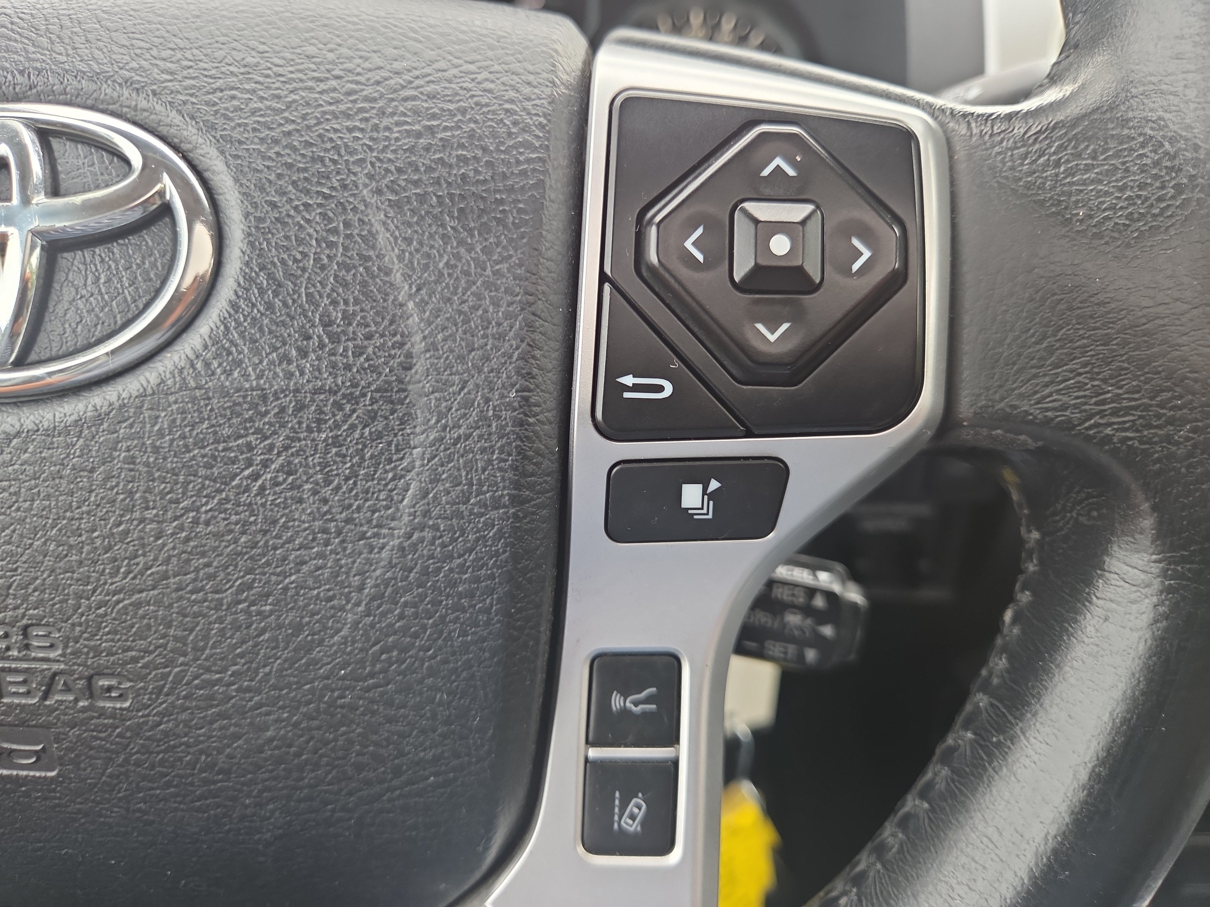 Used 2018 Toyota Tundra Limited w/ Limited Premium Package AWD/4WD image 26