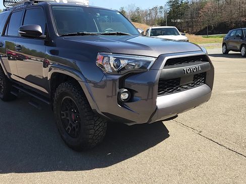 Used 2022 Toyota 4Runner SR5 Premium w/ Moonroof Package image 14