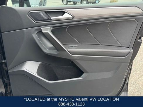 Certified 2022 Volkswagen Tiguan SE R-Line image 32