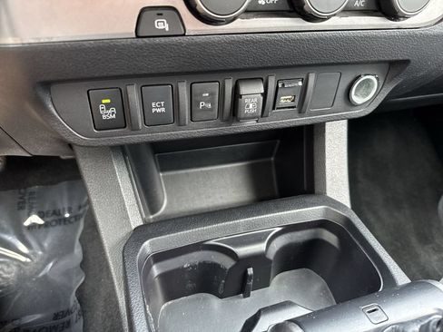 Used 2022 Toyota Tacoma SR5 RWD image 52