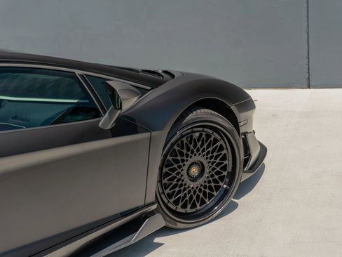 Used 2019 Lamborghini Aventador SVJ AWD/4WD image 47