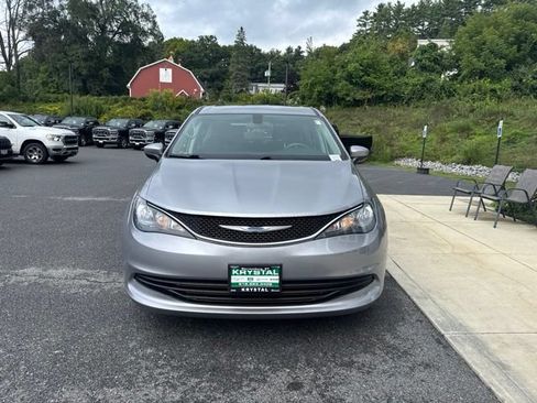 Certified 2018 Chrysler Pacifica Touring w/ Security Group FWD image 2