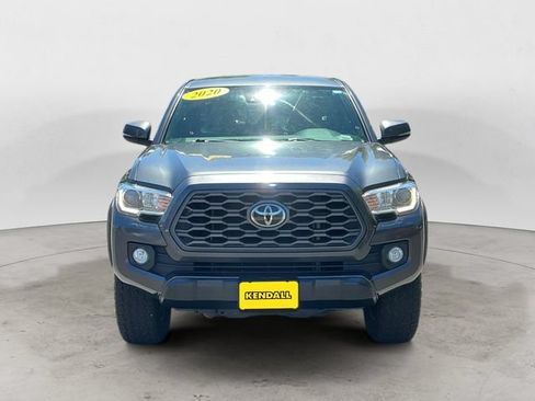 Certified 2020 Toyota Tacoma TRD Off-Road AWD/4WD image 2