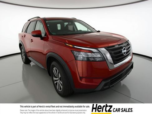 Used 2025 Nissan Pathfinder SV image 1