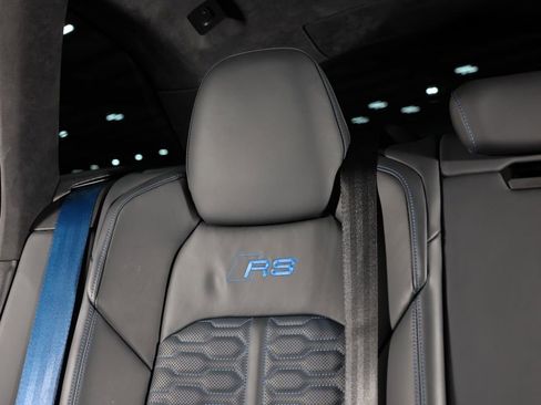 Used 2025 Audi RS 6 performance w/ Blue RS Design Package Plus image 37