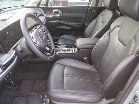 Certified 2025 Kia Sorento SX image 18