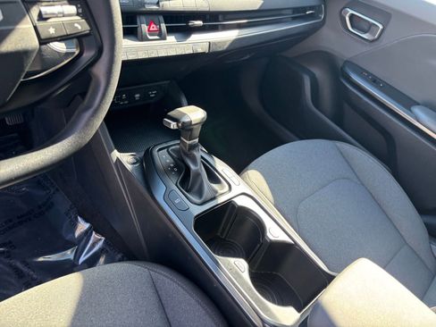 Used 2025 Kia K4 LXS image 41