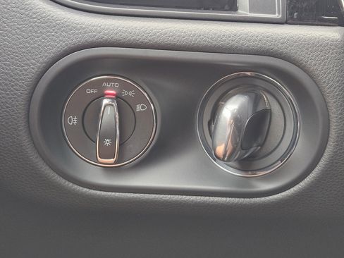 Certified 2026 Porsche Macan image 21