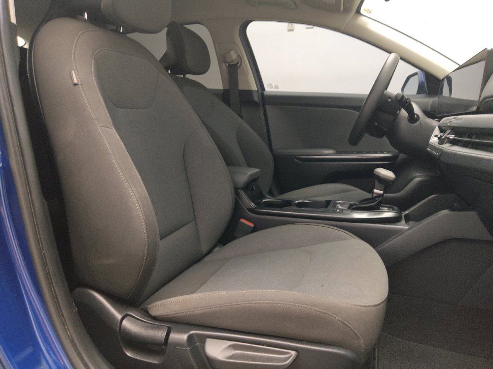 Used 2025 Kia K4 FWD image 21