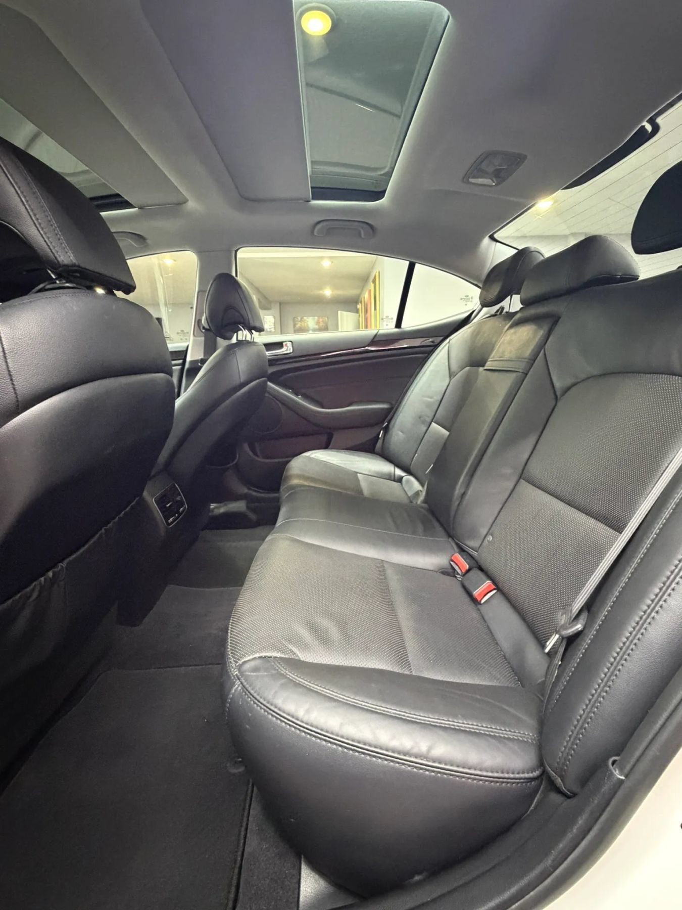 Used 2015 Kia Cadenza Premium w/ Technology Package FWD image 28