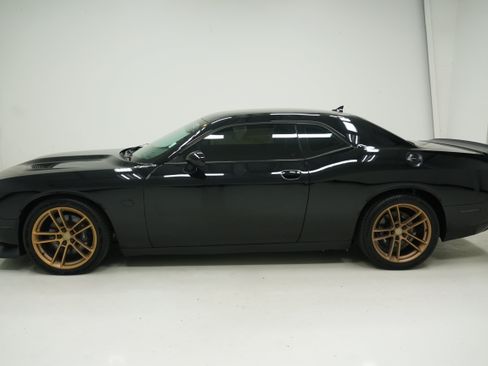 Used 2020 Dodge Challenger R/T Scat Pack w/ Plus Package RWD image 7
