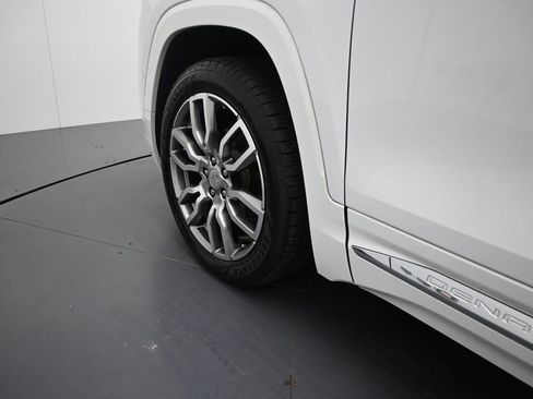 Used 2023 GMC Terrain Denali w/ Denali Premium Package AWD/4WD image 12