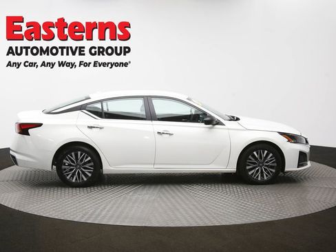 Used 2025 Nissan Altima 2.5 SV FWD image 44