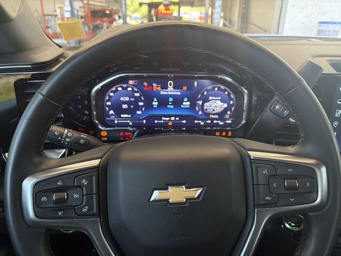 Used 2025 Chevrolet Silverado 1500 LT AWD/4WD image 12