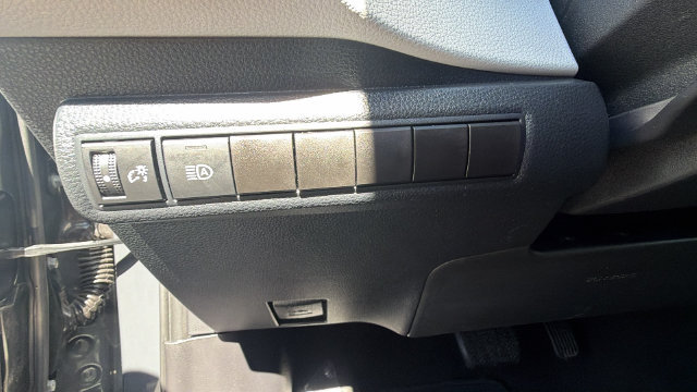 Used 2023 Toyota Corolla SE w/ SE Premium Package FWD image 20