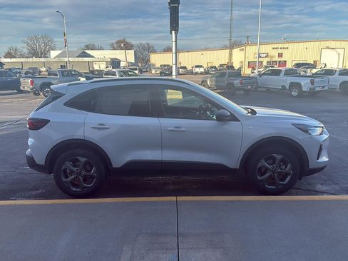 Used 2025 Ford Escape ST-Line AWD/4WD image 10