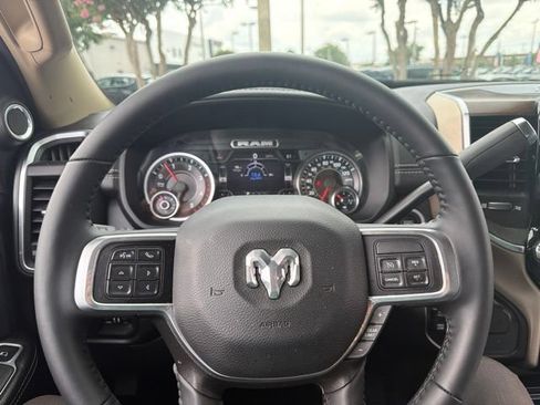 Used 2022 RAM 3500 Laramie AWD/4WD image 4