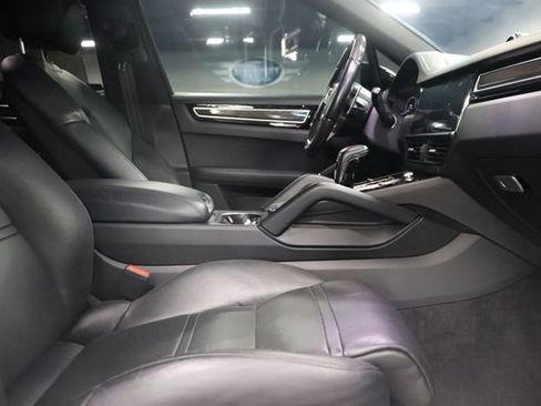 Used 2019 Porsche Cayenne S AWD/4WD image 30