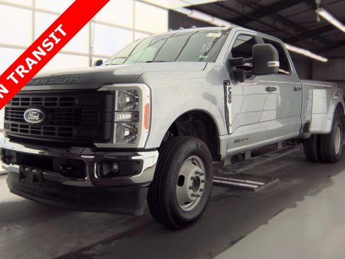 Used 2023 Ford F350 XL w/ 360-Degree Camera Package AWD/4WD image 1
