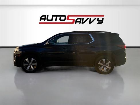 Used 2023 Chevrolet Traverse LT w/ LT Premium Package image 4