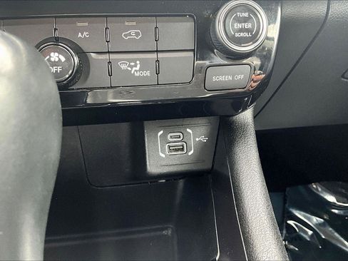 Used 2022 Jeep Compass Latitude image 30