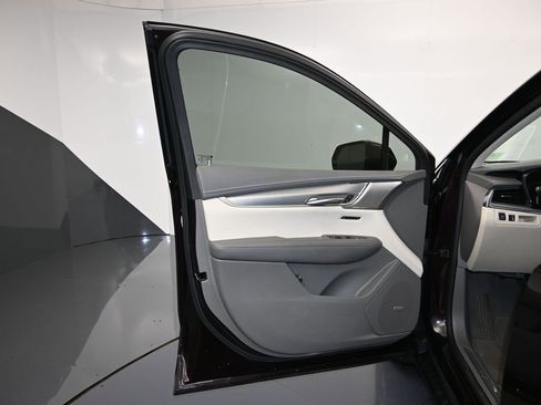 Used 2021 Cadillac XT5 Premium Luxury FWD image 10