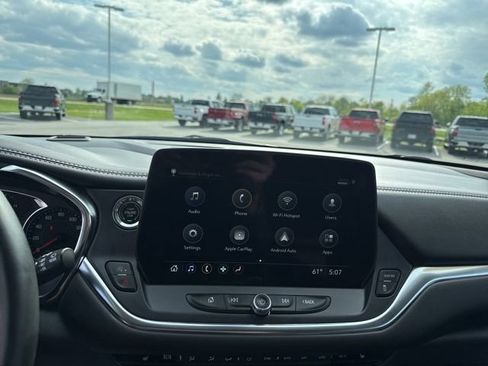 Used 2024 Chevrolet Blazer LT w/ LPO, Black Grille Bar Package FWD image 28