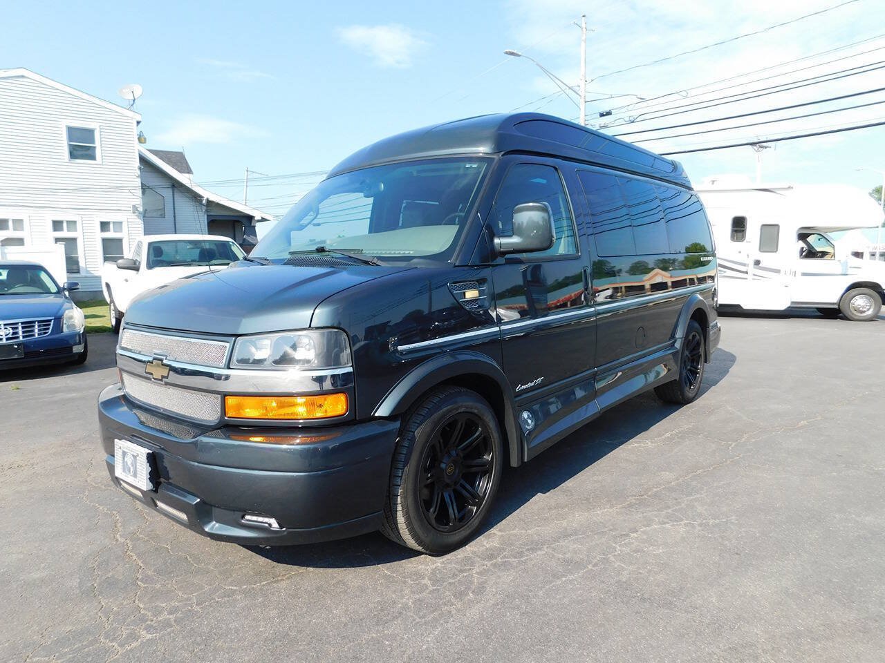 Used 2018 Chevrolet Express 2500 w/ Enhanced Convenience Package RWD image 41