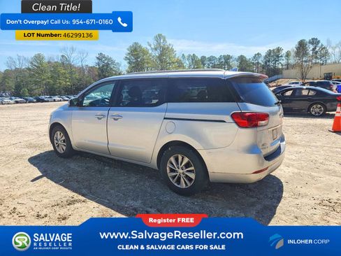 Used 2015 Kia Sedona LX FWD image 3