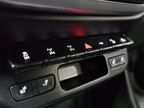 Used 2018 Chevrolet Colorado ZR2 AWD/4WD image 34